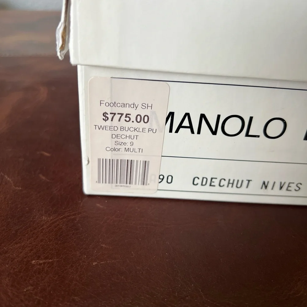 Manolo Blahnik Tweed Buckel Pumps (original box) - Picture 8 of 10